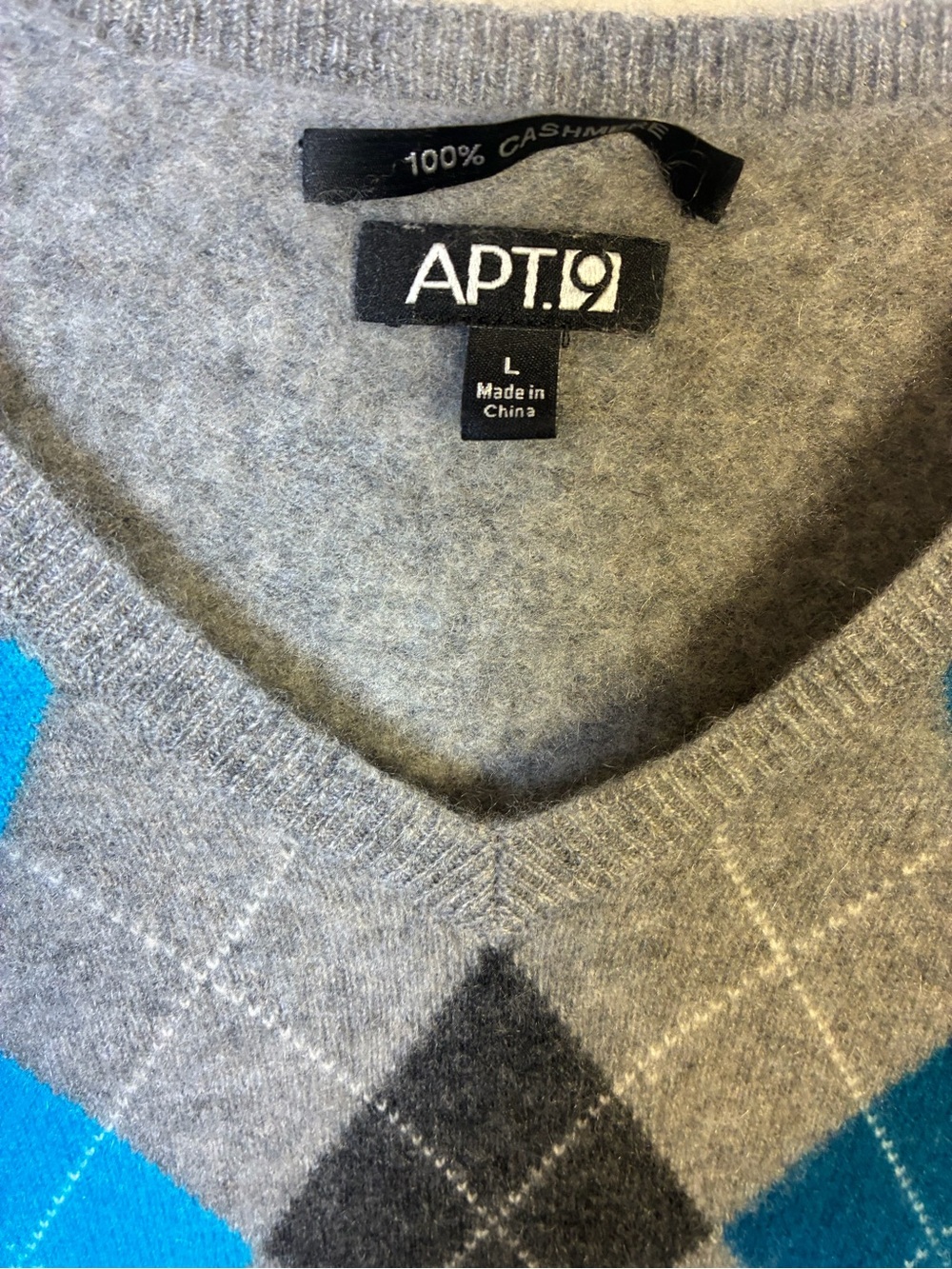 Apt. 9 100% Cashmere V Neck Argyle Pullover Sweater - Picture 3 of 11